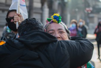 Día histórico: Fiesta y represión en el funeral de la Constitución de Pinochet